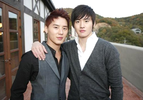 Các cặp anh - chị - em nổi tiếng của showbiz Hàn