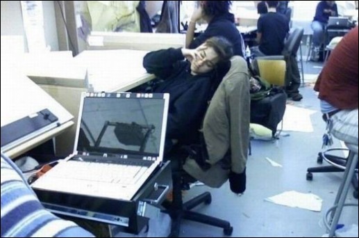 Những bức ảnh hài hước về ngủ nơi công sở
